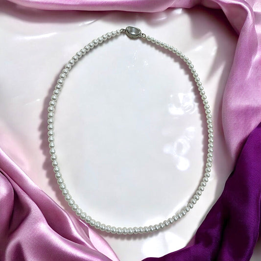 007 - Pearl necklace (code: 304713)